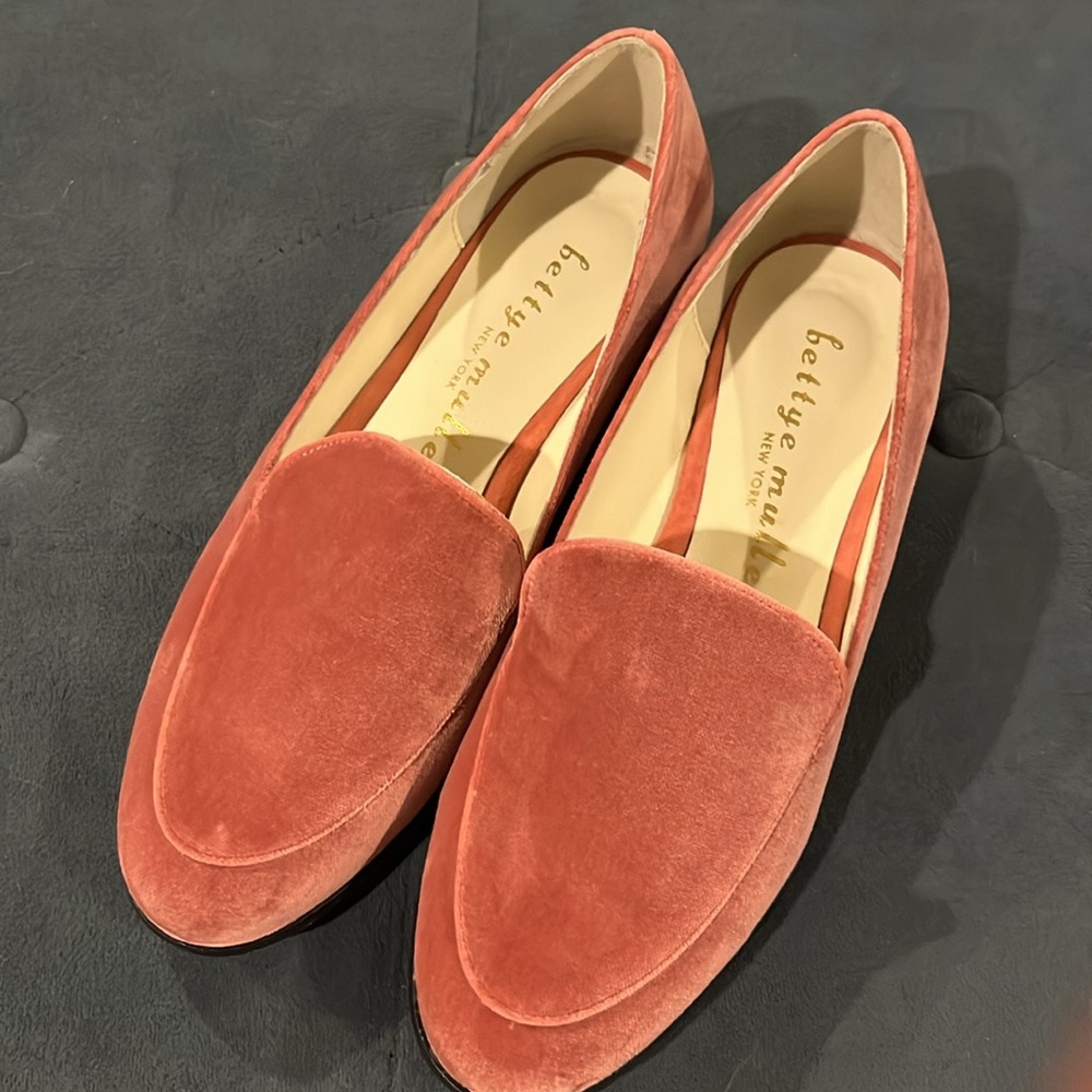 Bettye Muller NY Size 6 Soft Pink Regency Velvet Slip On Loafers Leather Sole - Picture 10 of 10